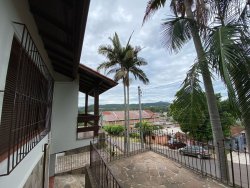 Casa de esquina com 03 dormitórios no bairro Rincão 