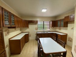 Casa de esquina com 03 dormitórios no bairro Rincão 