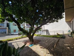 Casa com 03 dormitórios no bairro Rio Branco 