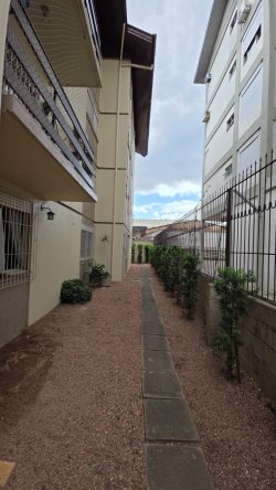 Apartamento com 02 dormitórios no Edifício Tulipa 