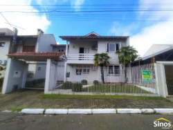 Casa com 05 dormitórios no bairro Jardim Mauá 