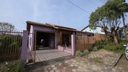Casa de esquina com 03 dormitórios no bairro Imigrante Norte