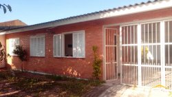 Casa com 03 dormitórios no bairro Nova Tramandai