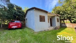 Casa com 02 dormitórios no bairro Lomba Grande 