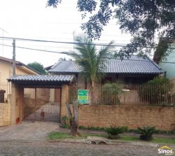 Casa de alvenaria com 02 dormitórios no bairro Rincão dos Ilhéus