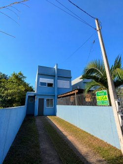 Casa com 02 dormitórios para locação no bairro Scharlau