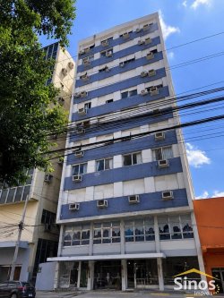 Apartamento com 02 dormitórios, sendo 01 suíte no Centro
