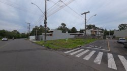 Terreno de esquina com 306,03m² no loteamento Chácara Hamburguesa
