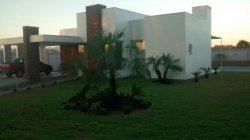 Casa de alto padrão em Lomba Grande