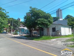 Casas com amplo terreno no bairro Jardim Mauá