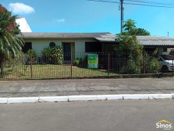 Casa com 03 dormitórios no Bairro Santo Afonso