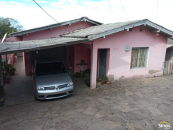 Casa de alvenaria com 02 dormitórios no bairro Rondônia 