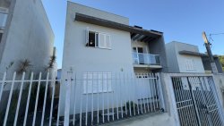 Casa com 03 dormitórios, sendo 01 suíte com closet para locação no bairro Feitoria
