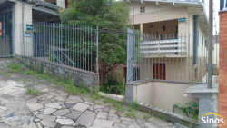 Casa com 04 dormitórios no bairro Ideal 