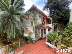 Casa com 05 dormitórios no bairro Boa Vista