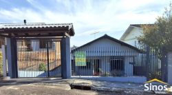 Casa com 02 dormitórios no bairro Vila Nova