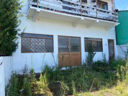 Prédio comercial e residencial no bairro Lomba Grande