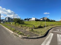 Terreno de esquina com 312m² no loteamento Chácara Hamburguesa