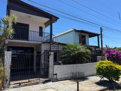 Sobrado com 02 dormitórios no bairro Santo André