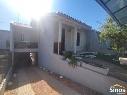 Casa com 03 dormitórios no bairro Ideal