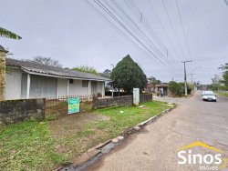 Terreno com 02 casas no Bairro Santo Afonso