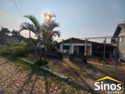 Terreno com construção no bairro Hamburgo Velho