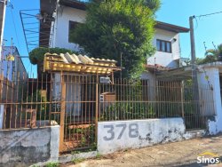 Sobrado com 04 dormitórios no bairro Ideal