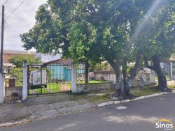 Terreno com chalé no bairro Ideal