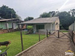 Casa com 02 dormitórios no Bairro Rondônia