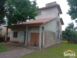 Casa com 03 dormitórios no bairro Canudos
