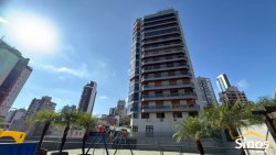Apartamento com 03 dormitórios (1 suíte) no Residencial Carlos Kondorfer