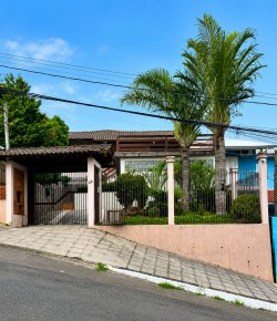 Casa plana com 02 dormitórios no bairro Rondônia