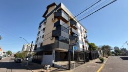 Apartamento com 02 dormitórios no Residencial Ilha da Madeira 