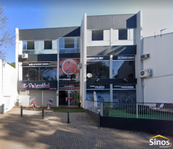 Prédio comercial na área central de Lomba Grande 