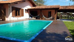 Casa com 03 dormitórios em Imbé 
