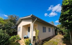 Casa com 02 dormitórios no Bairro Boa Saúde