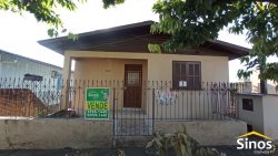 Casa com 05 dormitórios no bairro Vila Nova
