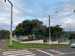 Terreno de esquina em Lomba Grande