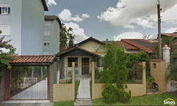 Casa com 03 dormitórios no bairro Vila Nova 