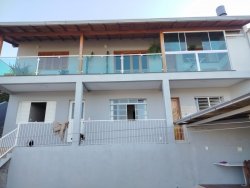 Sobrado com 260m² no bairro Liberdade