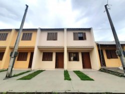 Casa com 02 dormitórios Residencial Toledo III 