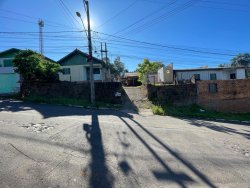 Terreno com construção no bairro Canudos
