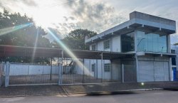 Prédio comercial com 02 pavimentos no Bairro Pinheiro
