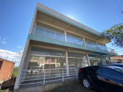Sala comercial com 200m² para locação no bairro Lomba Grande