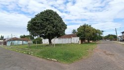 Terreno de esquina com 450m² no bairro Santo Afonso