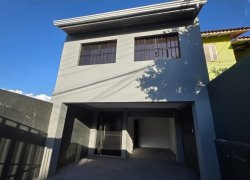 Casa com 02 dormitórios no Loteamento Monte Blanco