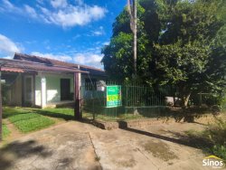 Casa com 03 dormitórios no Bairro Jardim Luciana