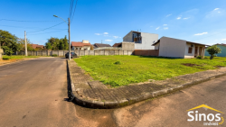 Terreno de esquina com 240m² no Condomínio Rota 36
