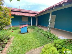Casa com 02 suítes no bairro Lomba Grande