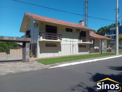 Casa com 3 dormitórios e 1 suíte no bairro Jardim Mauá
